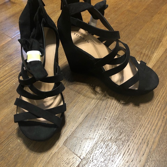 Torrid Black Strappy Wrap Platform Wedge (WW) Size 9.5 WW - Picture 5 of 10